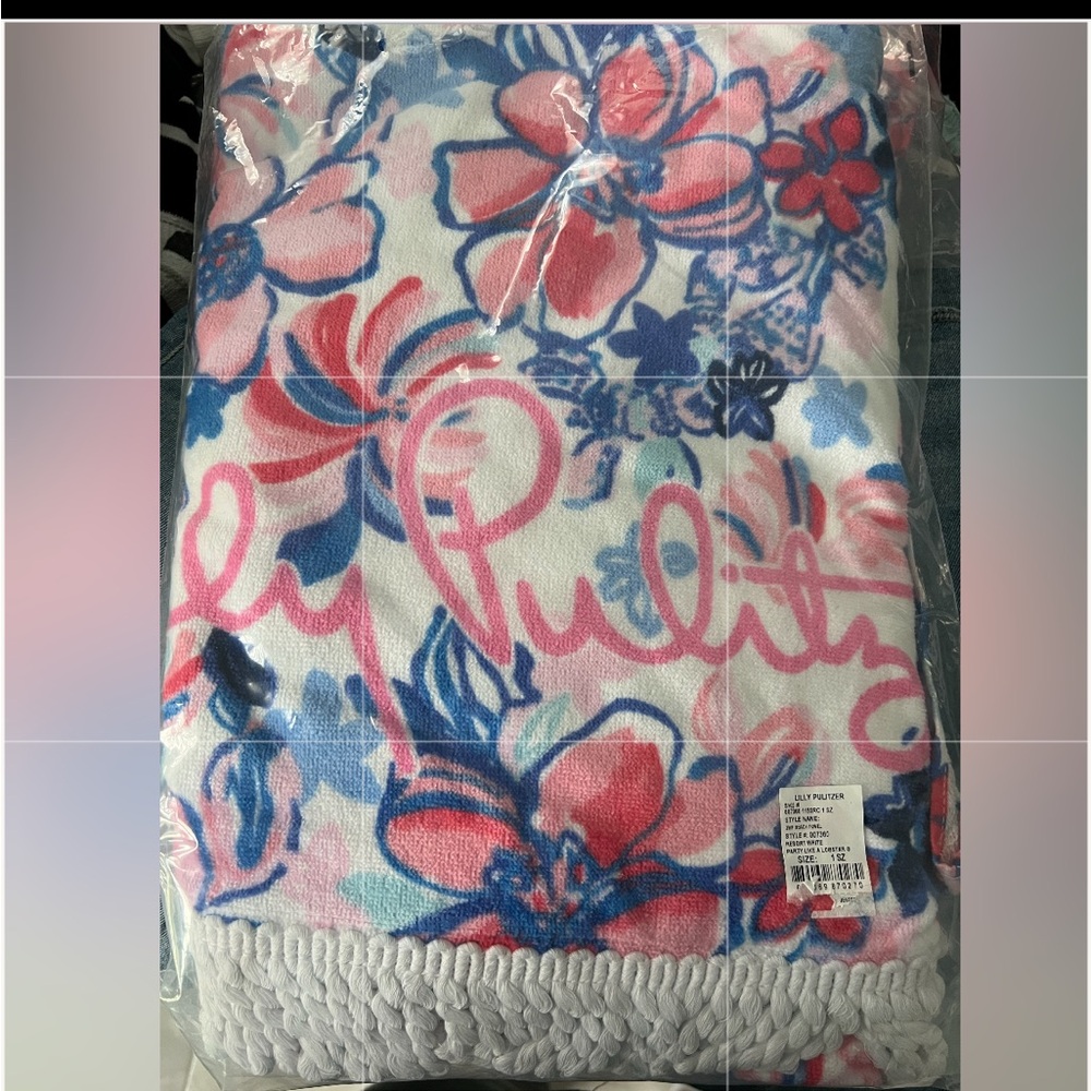 NWT Lilly Pulitzer Party Like a Lobster insulated tote bag and matching towel - Picture 6 of 6